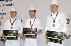 2008クープデュモンド日本代表。右から渡部賢一氏、西川正見氏、山崎彰徳氏