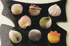 伝統的な副素材を使った煉切八趣（制作＝森山雄起）