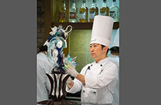 講師の森岡邦泰氏