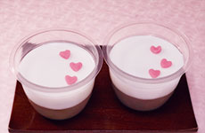 「チョコ♡ハートの寒天プリン」制作＝渡辺友介氏