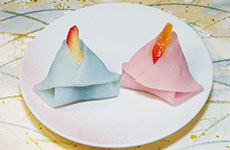 「お雛様」制作＝亀岡佑太氏